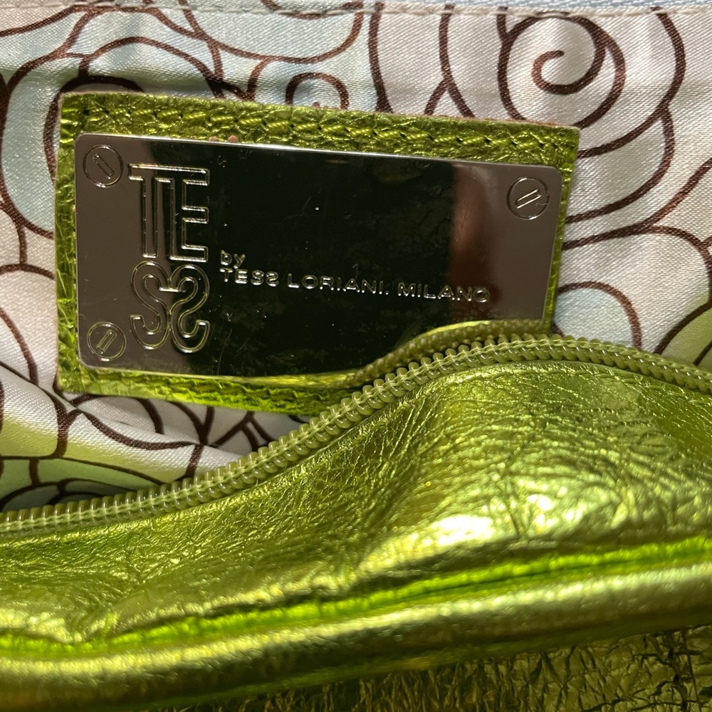 Vibrant Green Leather Shoulder Bag - Picture 4 of 9